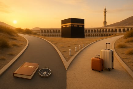 Private Guides vs Group Services: Choosing for Umrah